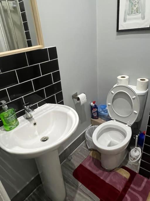 001- Lovely 3-bedroom Very Close To Oxford Street Apartamento